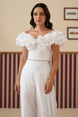 Virelle White Ruffled Set